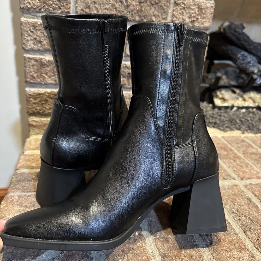 Steve Madden Womens Vallie Square Toe Bootie Size  9 Block Heel Boots
